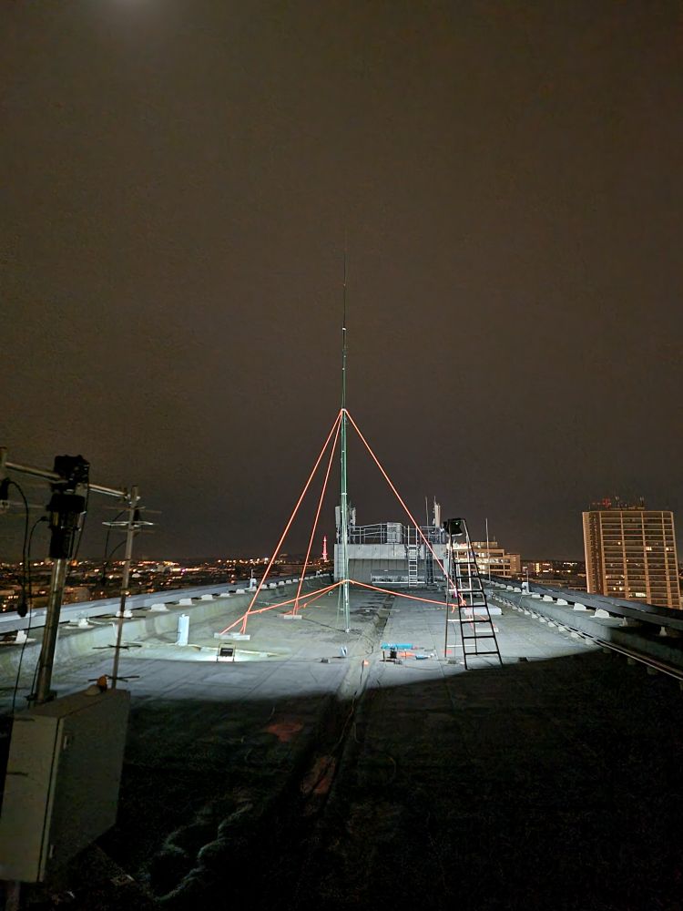 DX-Commander bei Nacht