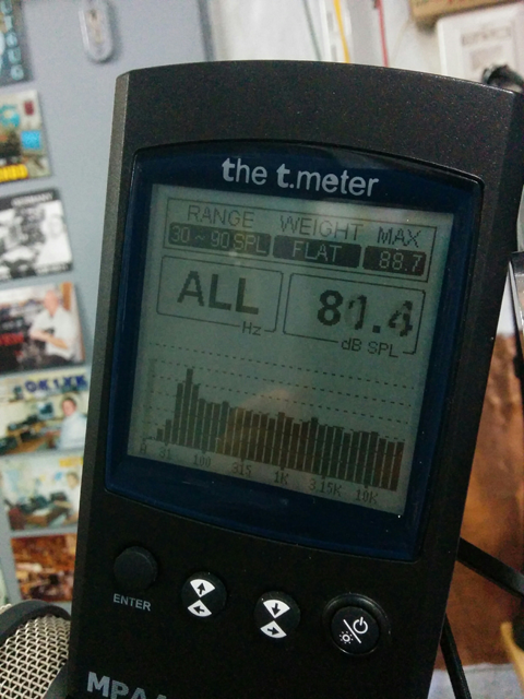 Frequenzgang am Abhörplatz ohne Bedämpfung der Raummode